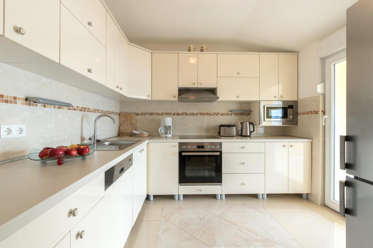 Apartments With A Parking Space Dramalj, Crikvenica - 5592 Exterior foto